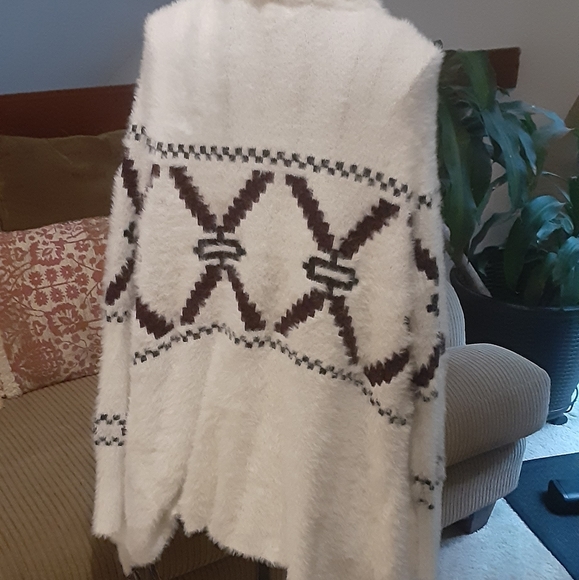 Sweater topper. - Picture 3 of 4
